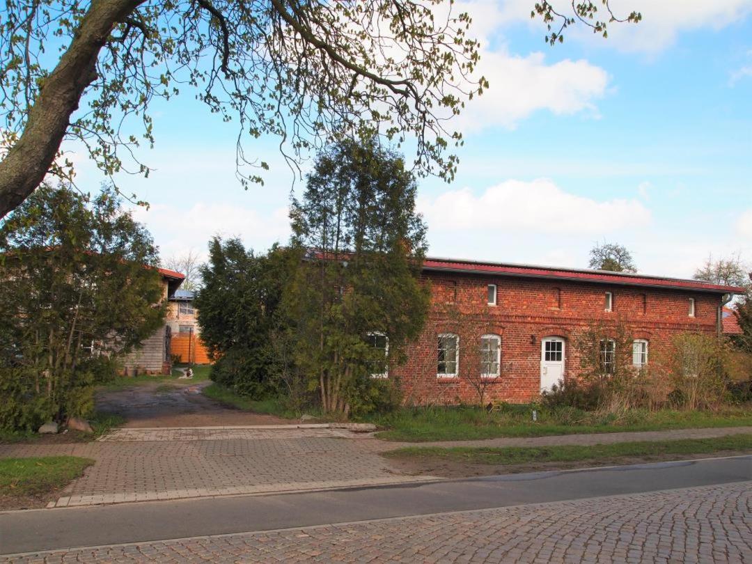 Neu Fewo Im Bauernhaus Mit Idyllischem Innenhof Und Naturgarten Mesekenhagen Exteriér fotografie