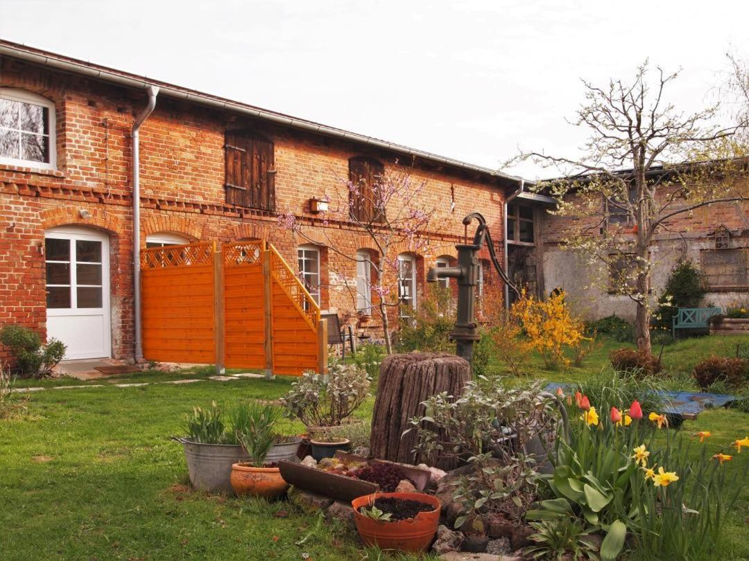 Neu Fewo Im Bauernhaus Mit Idyllischem Innenhof Und Naturgarten Mesekenhagen Exteriér fotografie